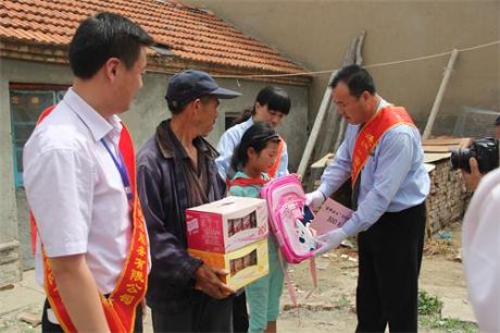 ӭ��һο������������ͯ